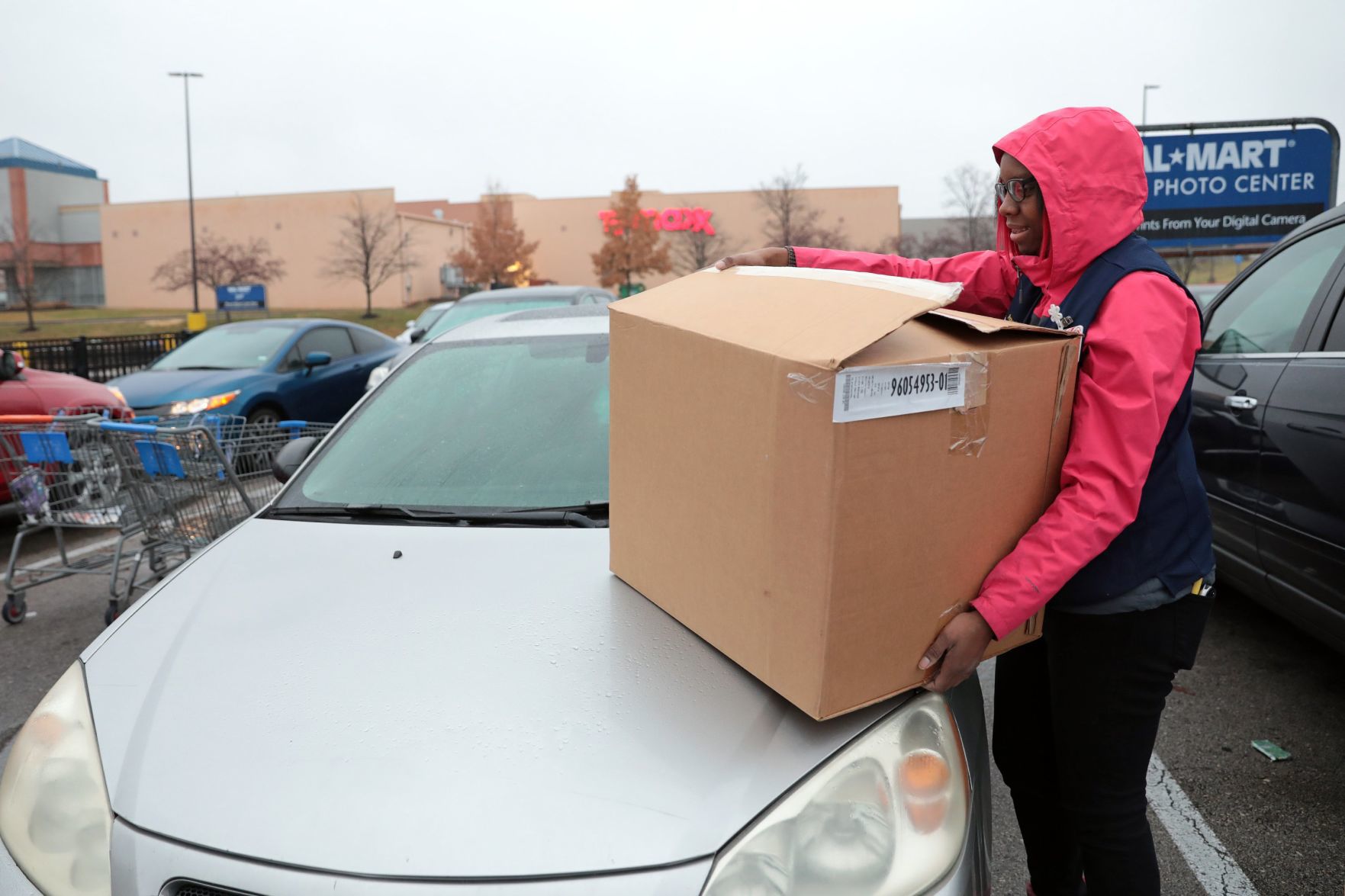 Shoppers search for Black Friday bargains around St. Louis